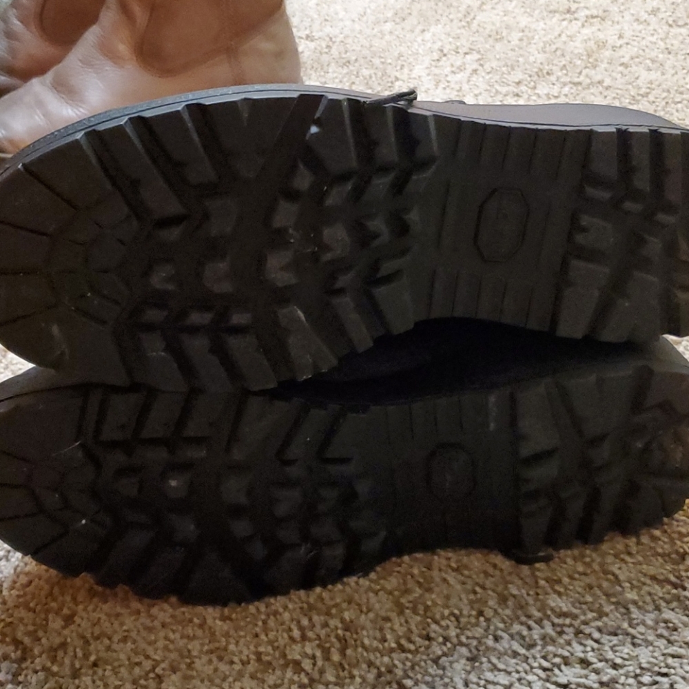 Boots - Picture 3 of 6